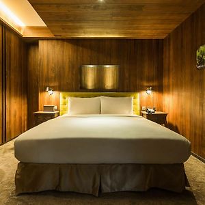 Elite Queen Room